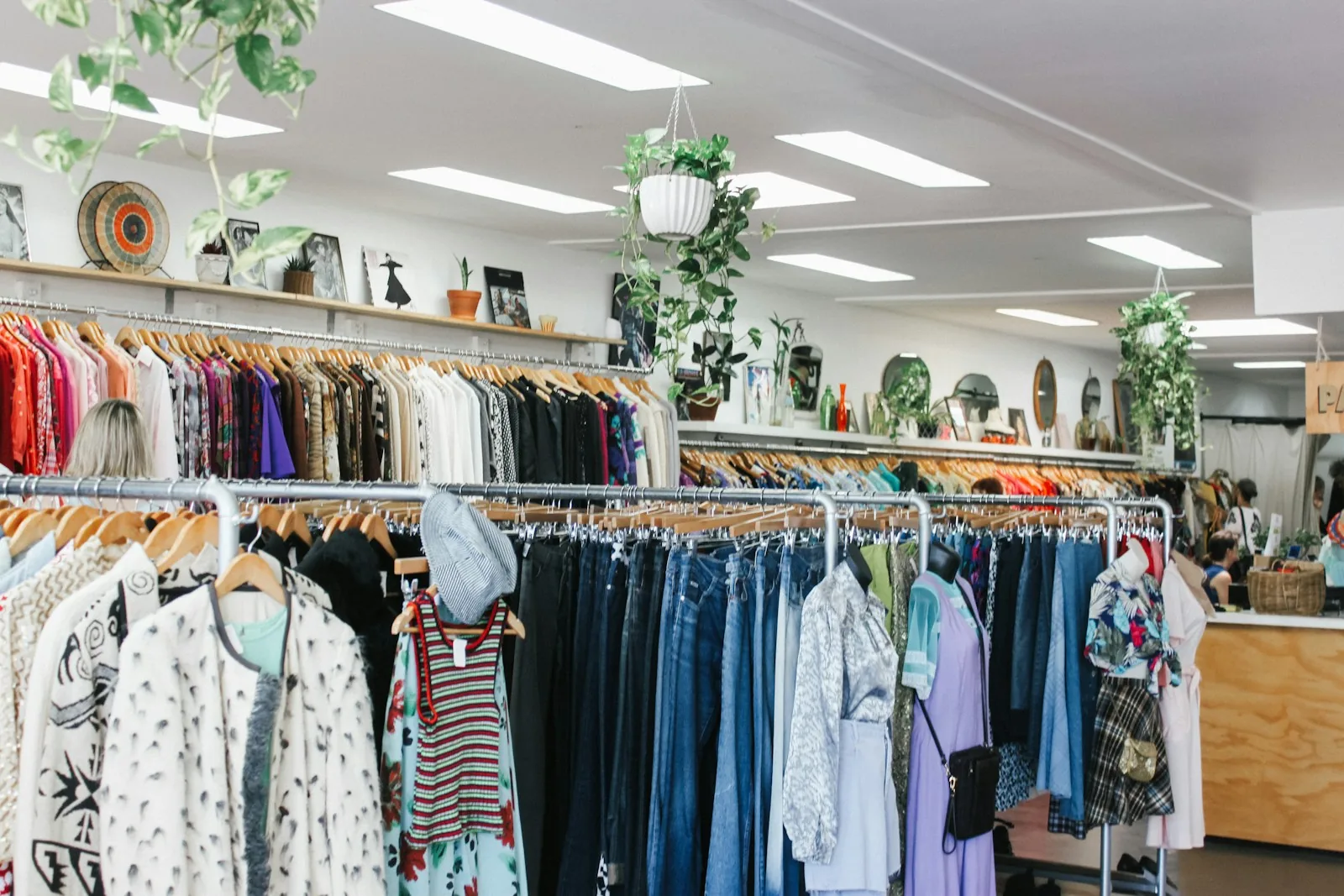 affordable fashion store display