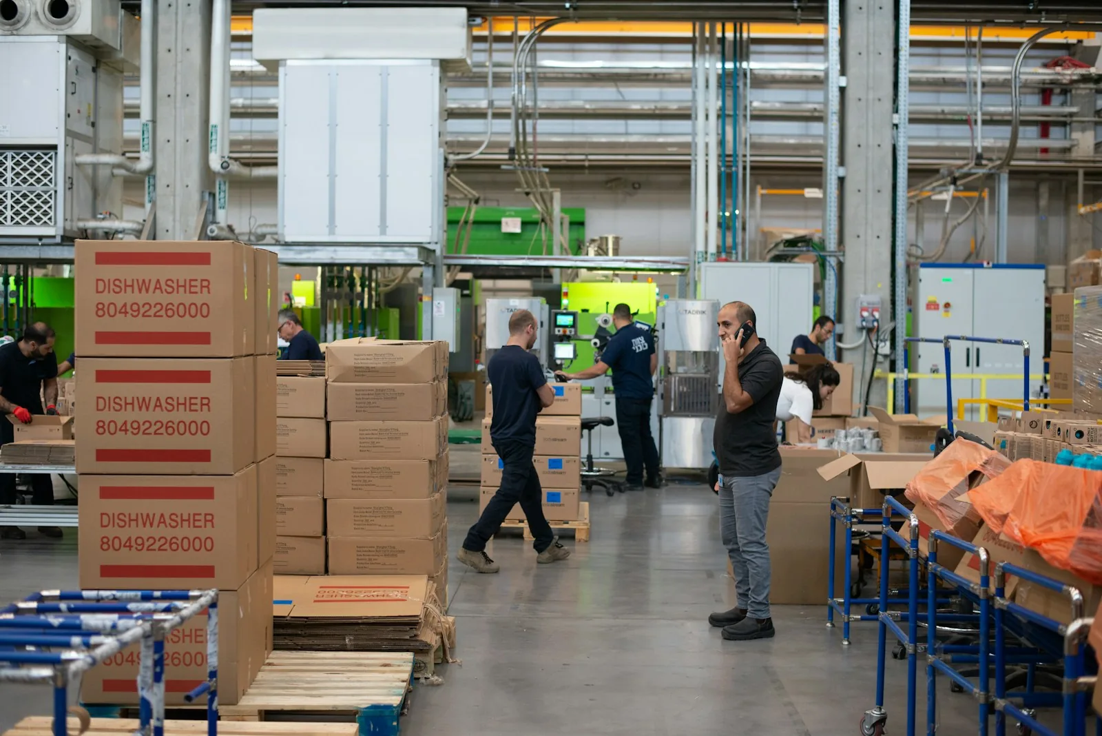 automated warehouse distribution center
