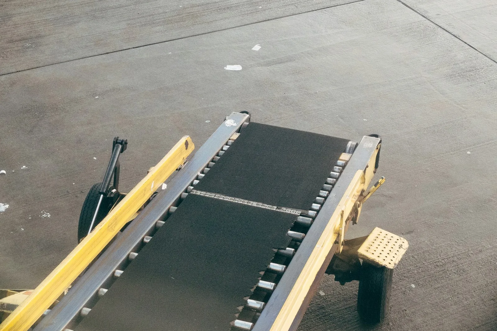 conveyor belt sorting system