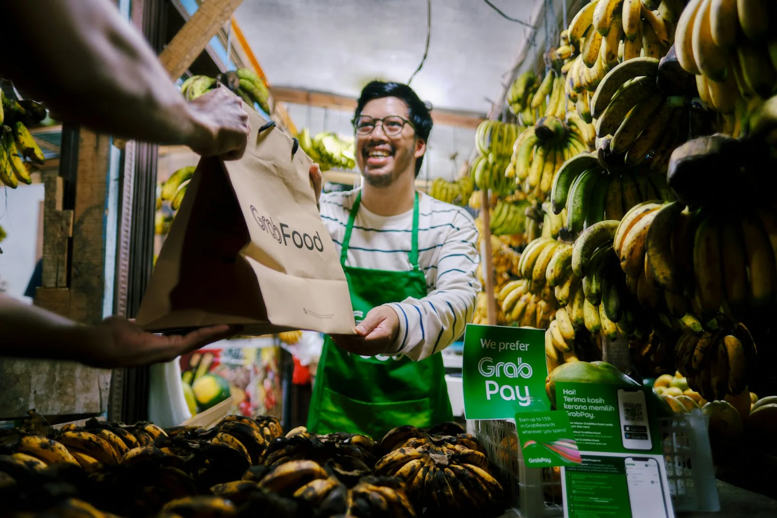 customer service grocery cashier