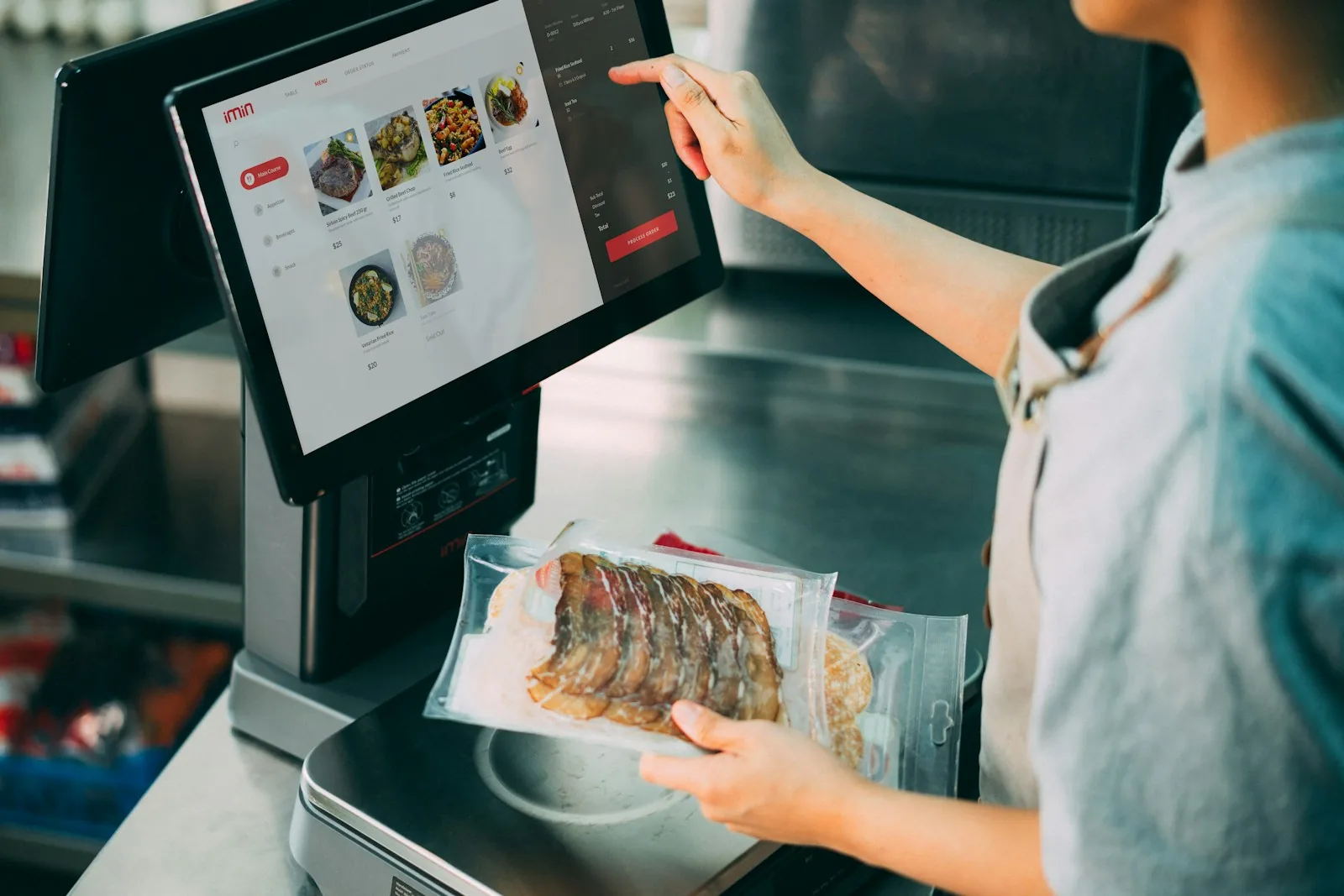 customer shopping with technology control