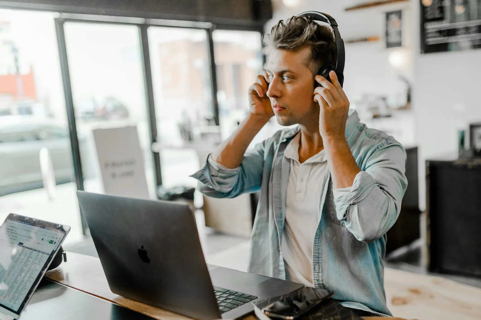 employee using store technology assistance