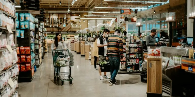 family grocery shopping budget