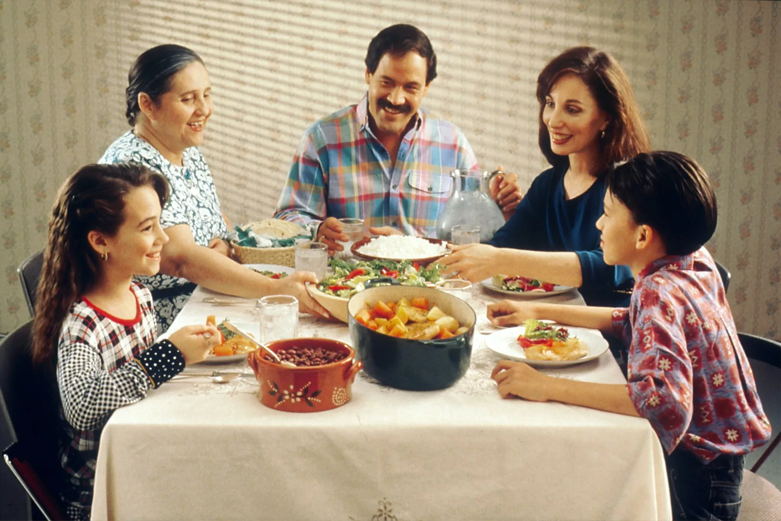 family holiday dinner table setup