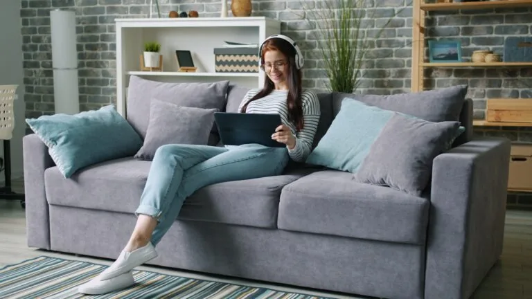 furniture shopping online customer