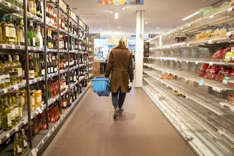 grocery store shopping customers