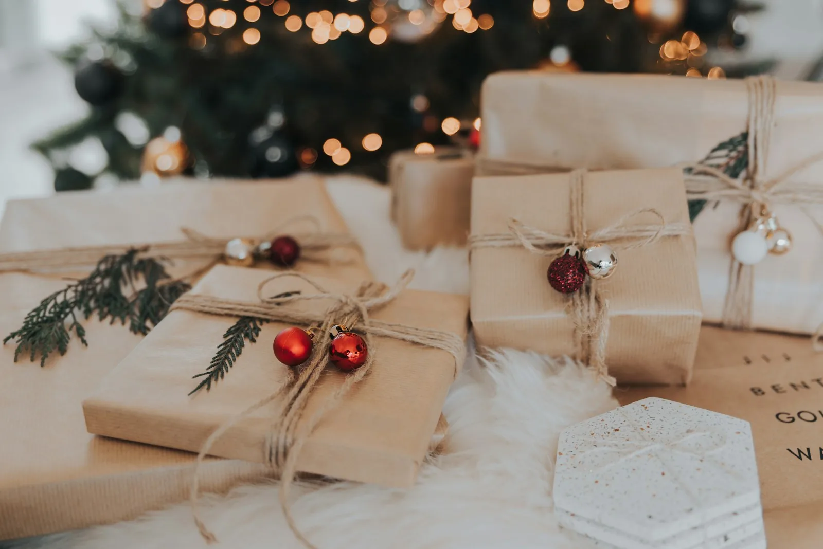 holiday gift shopping families