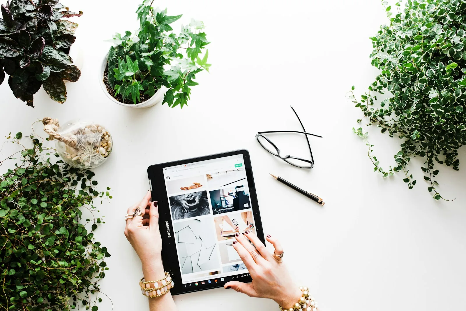 person browsing home decor products