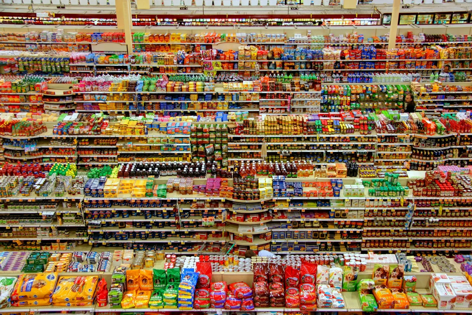 supermarket grocery shopping shelves